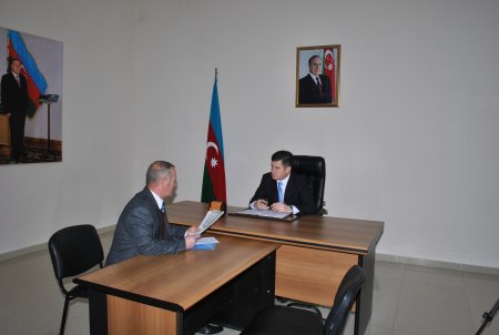 Əmlak Məsələləri Dövlət Komitəsinin sədri Kərəm Həsənov  Şamaxıda vətəndaşların müraciətlərini dinləyib