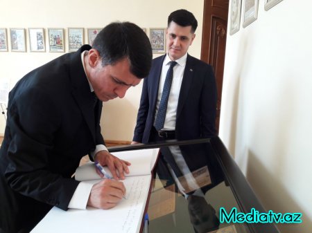 TÜRKMƏNİSTAN  SƏFİRİNİN RƏHBƏRLİK ETDİYİ NÜMAYƏNDƏ HEYƏTİ  AMEA-nın MƏHƏMMƏD FÜZULİ ADINA ƏLYAZMALAR İNSTİTUTUNDA OLUB