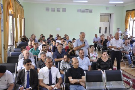Nərimanov Rayon İcra Hakimiyyəti başçısının rayon sakinləri ilə növbəti səyyar qəbulu keçirilib.